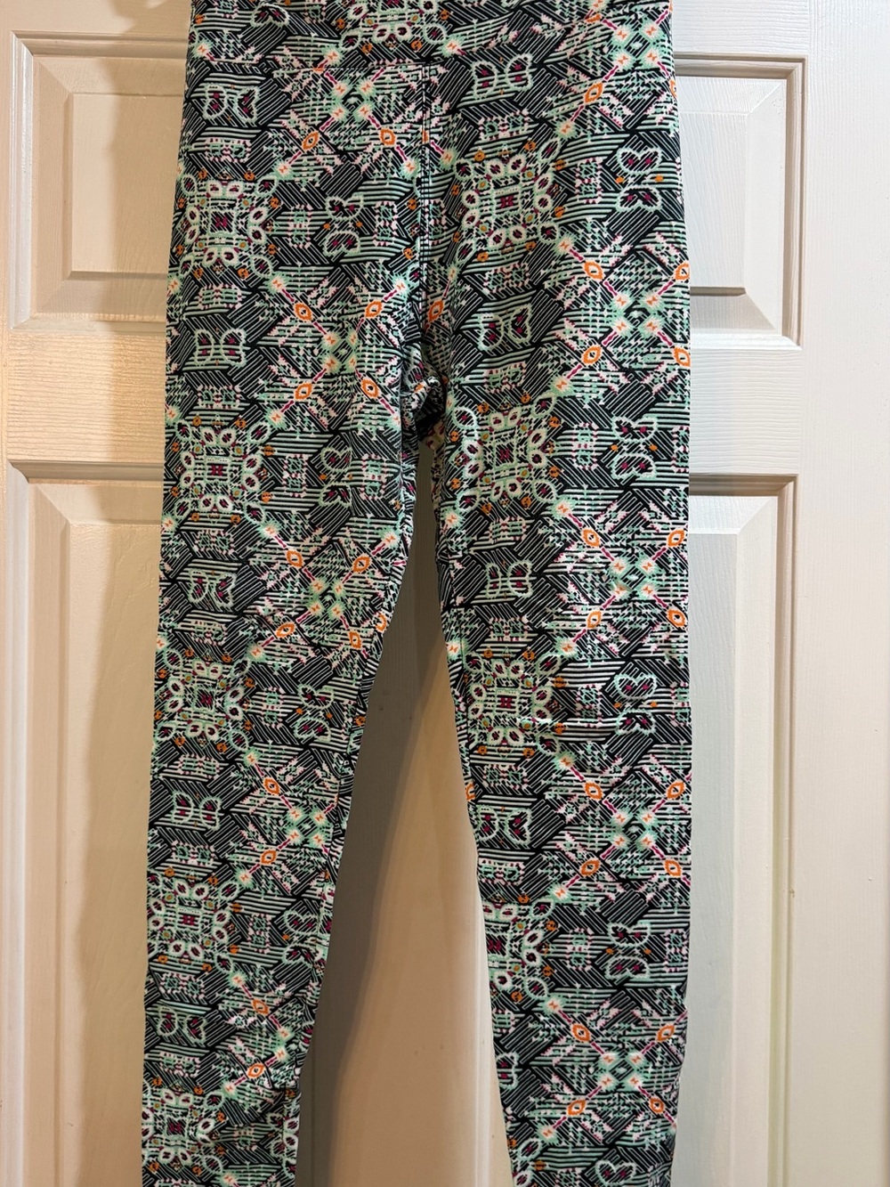 LuLaRoe Patterned Stretch Leggings - Mint & Black One Size